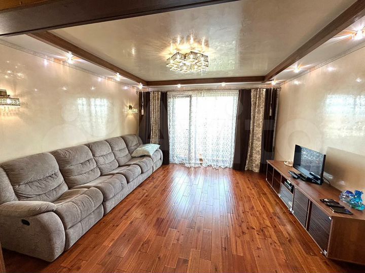 4-к. квартира, 77 м², 9/9 эт.