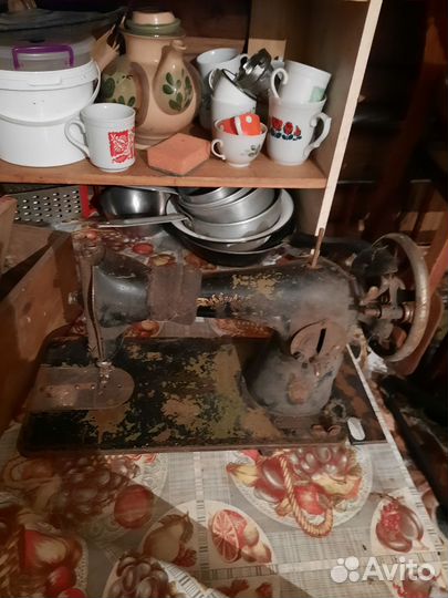 Швейная машина старинная