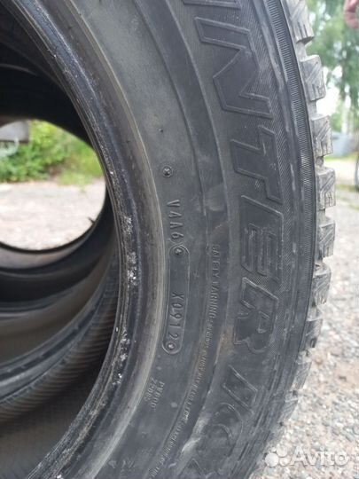 Dunlop SP Winter Ice 01 225/60 R16