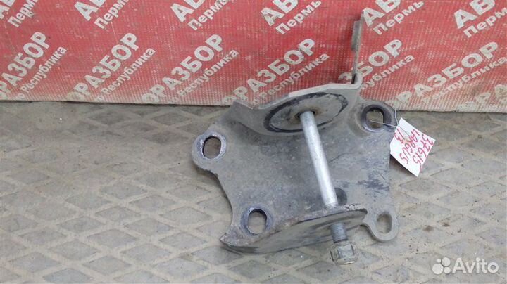 Крепление балки подвески заднее правое LADA Largus