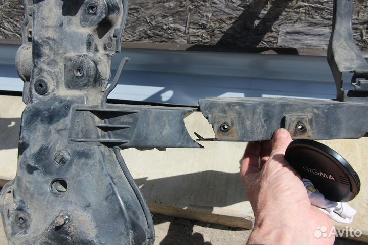 Панель передняя (телевизор) Kia Sportage 2