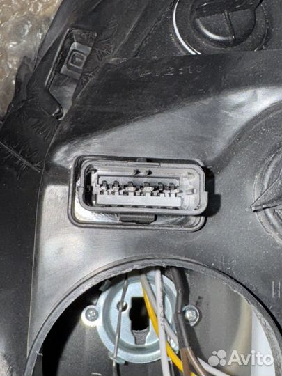 Фара передняя правая renault Duster 2010