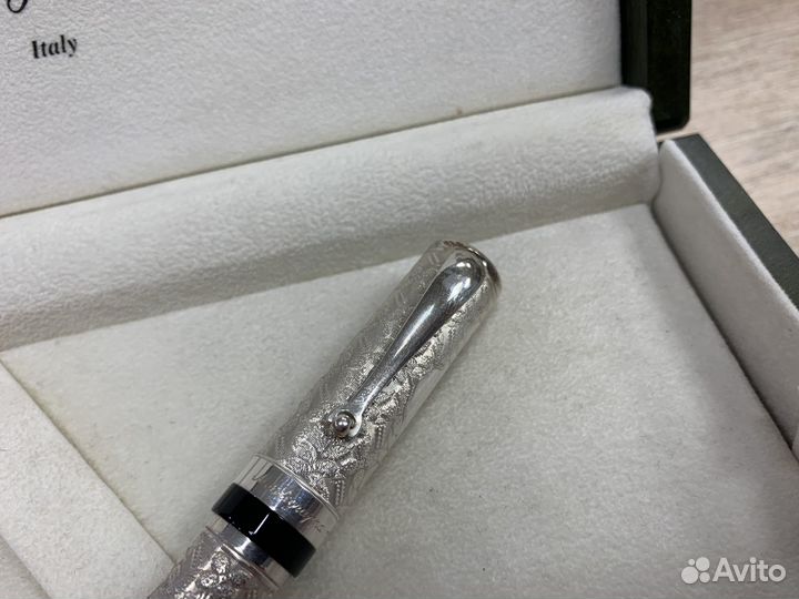Перьевая ручка Montegrappa Cosmopolitan Batik