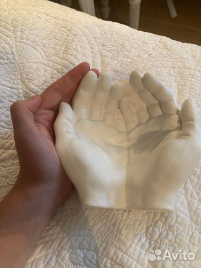 Подставка в форме рук