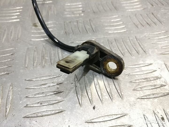 Датчик ABS Almera N16 (00-06) зад L б/у