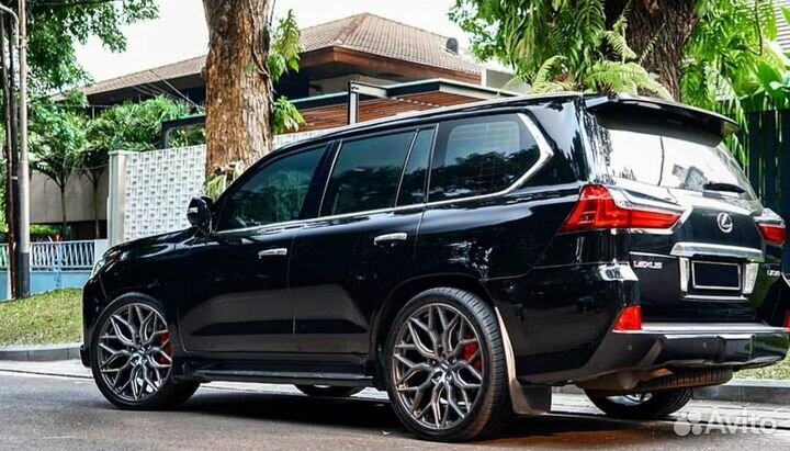 Диски кованные R22 GT Performance на Lexus LX570