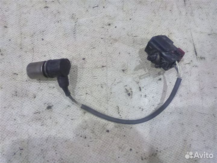 Датчик положения распредвала правый Land Rover