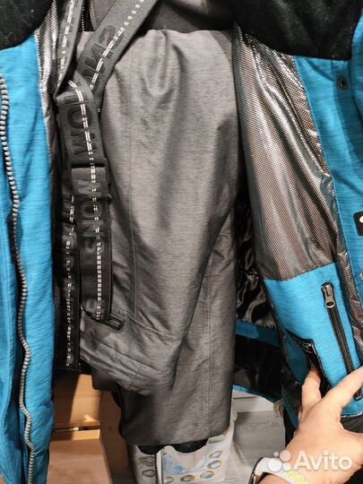 Горнолыжный костюм женский