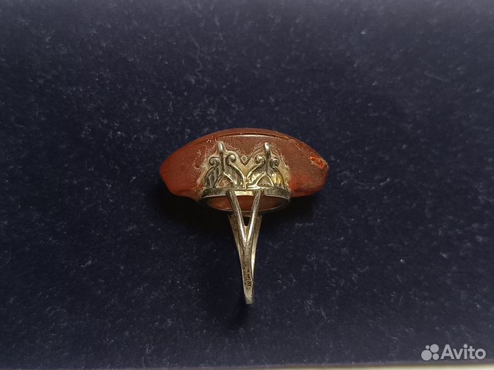 Серебряное кольцо с янтарём 875 проба