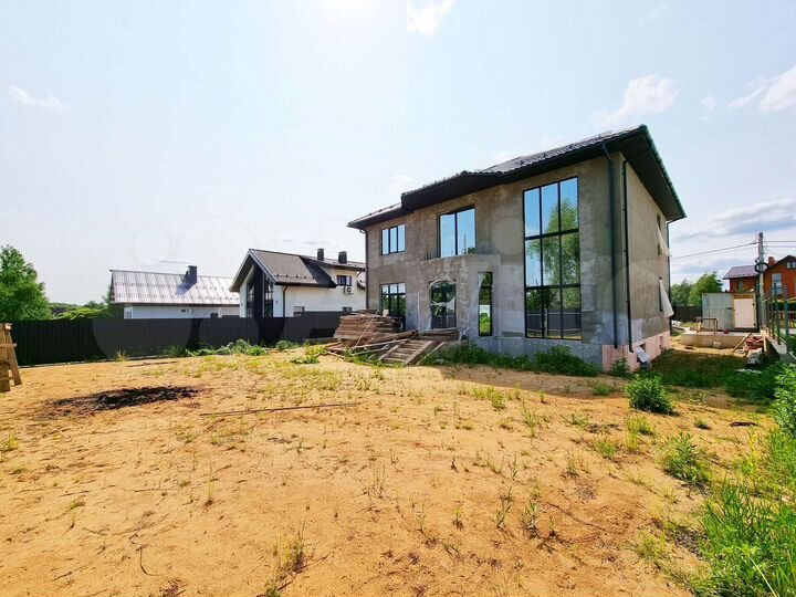 Дом 350 м² на участке 9 сот.