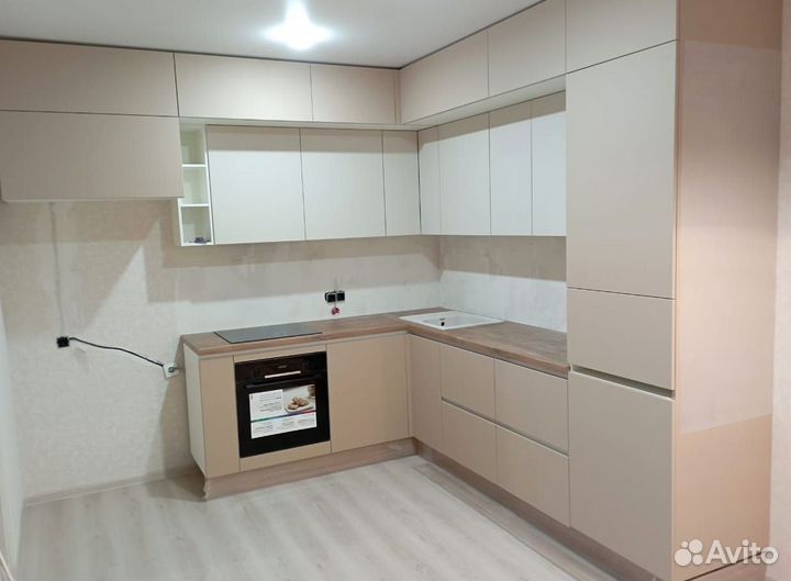 Кухонный гарнитур угловой