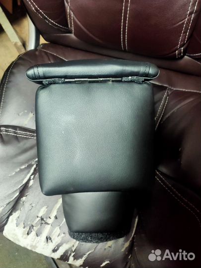 Подлокотник