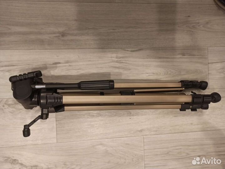 Штатив для фотоаппаратов, камер и кольцевых ламп