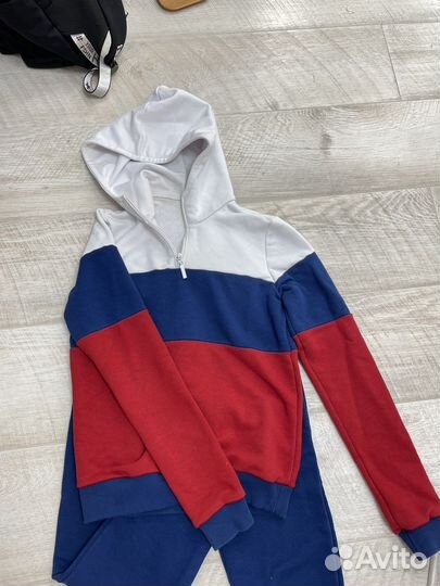 Спортивный костюм