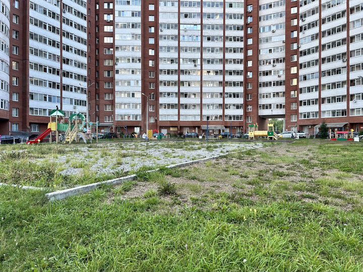 2-к. квартира, 63 м², 1/17 эт.