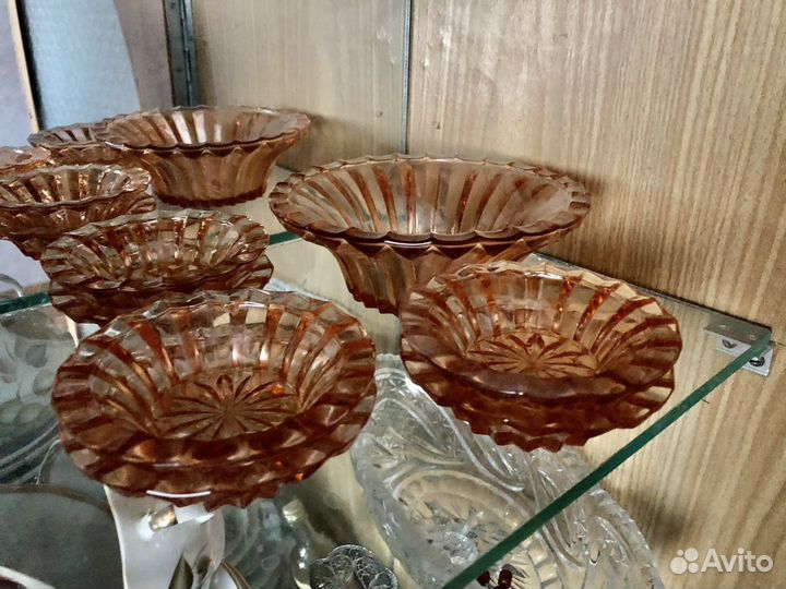 Вазочка и розетки для варенья