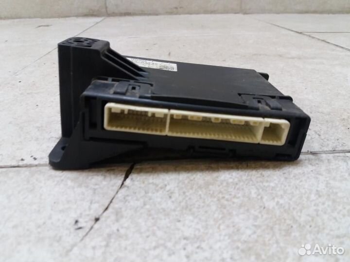 Блок управления климатической установкой Toyota Av