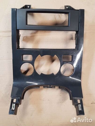 Накладка центральная Peugeot 3008