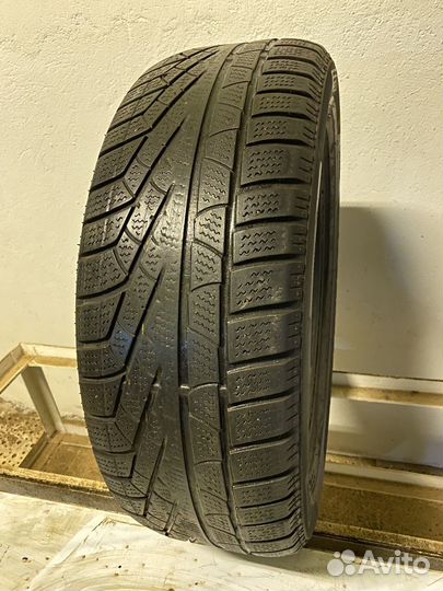 Pirelli Winter Sottozero 210 225/60 R18 100H