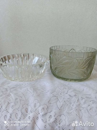 Салатницы стеклянные и столовые вилки, ложки СССР