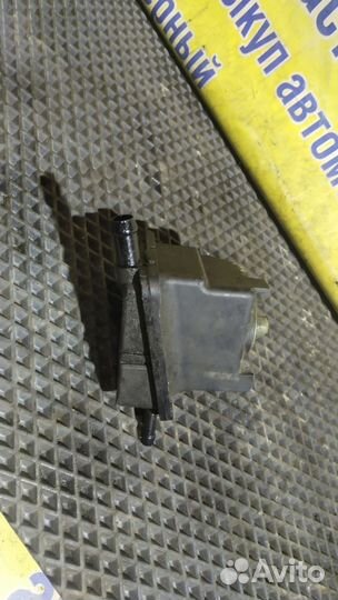 Бачок гур Skoda Octavia