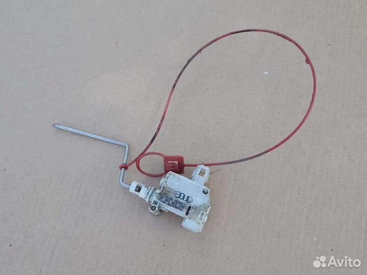 Активатор лючка бензобака Audi A4 B6/B7 00-09г