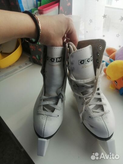 Коньки фигурные детские 30 размер