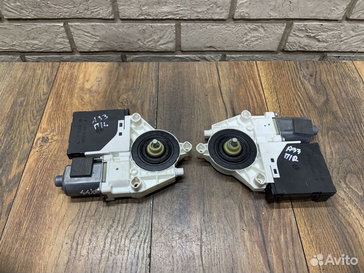 Audi A3 8P Моторчик стеклоподъемника LH RH