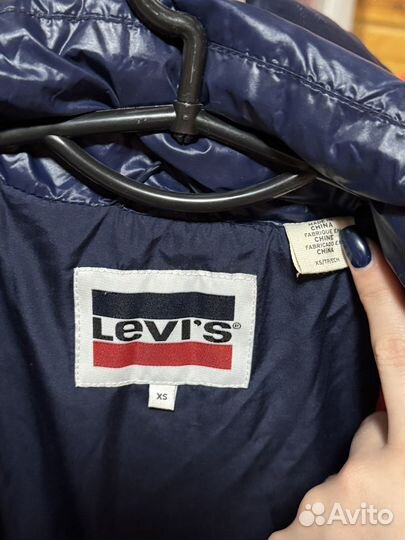 Женский пуховик levis