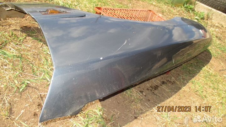 Крыло Mazda 323F BG переднее левое
