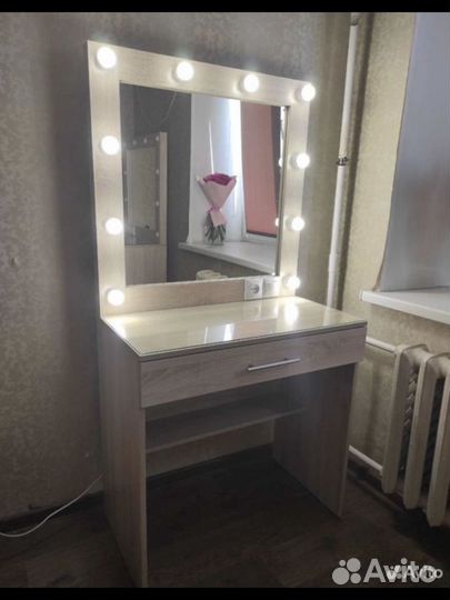 Гримерный стол