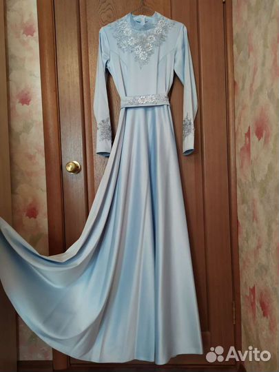 Платье на никах