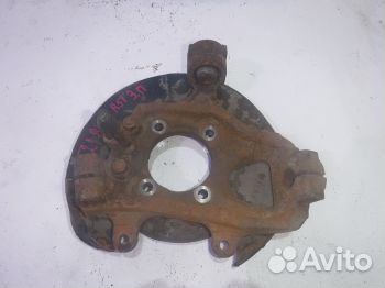 Кулак задний правый Ниссан