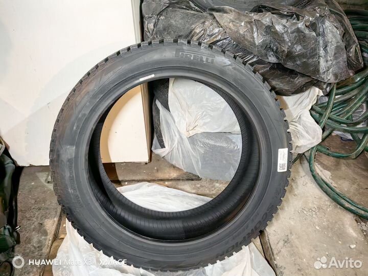 Pirelli Scorpion Ice Zero 2 245/45 R20