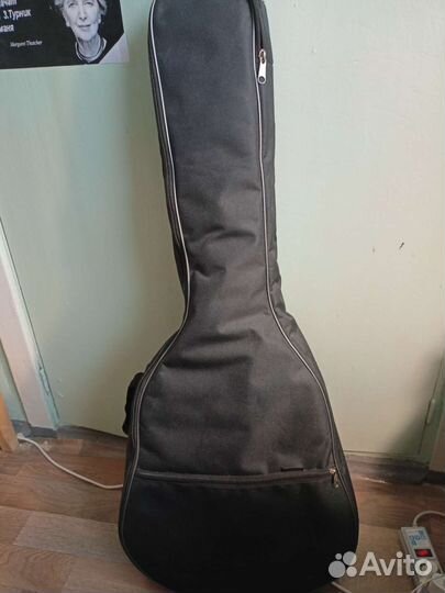 Акустическая гитара