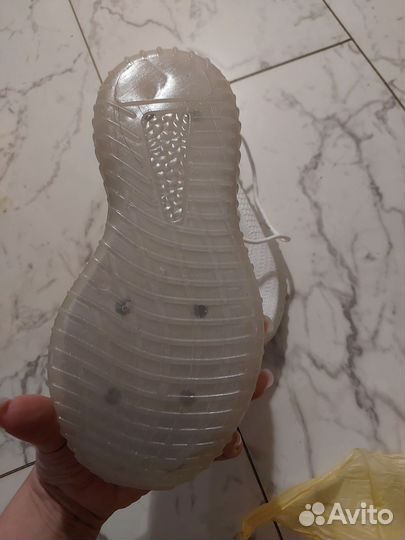 Кроссовки женские