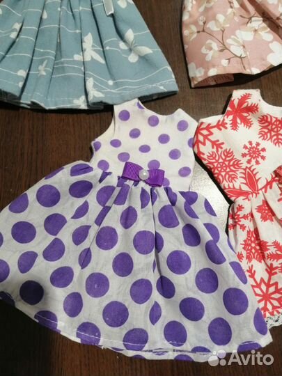 Платья на Паола Рейна лотом