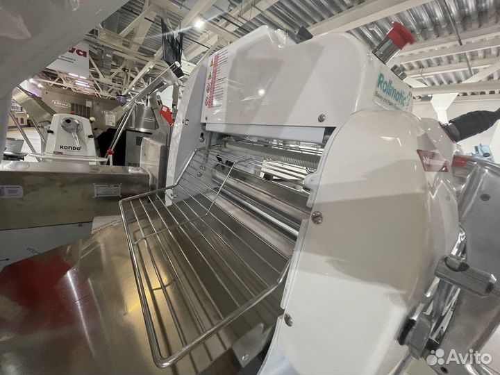 Тестораскаточная машина настольная