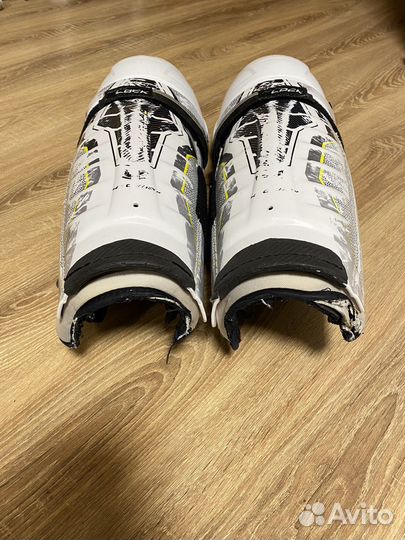 Хоккейные щитки CCM Ultra Tacks (р-р 16)