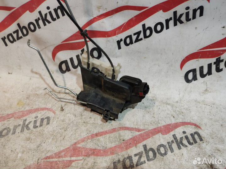 Замок боковой двери передний правый Hyundai