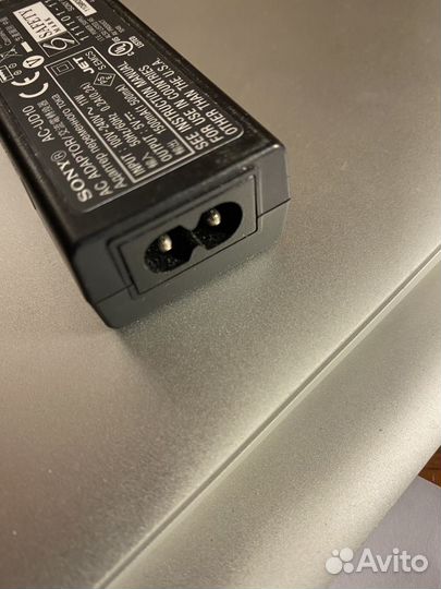 Зарядное устройство Sony для 3D очков