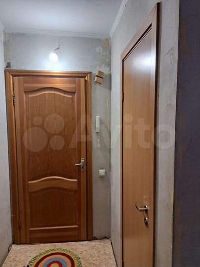 3-к. квартира, 585 м², 2/5 эт.