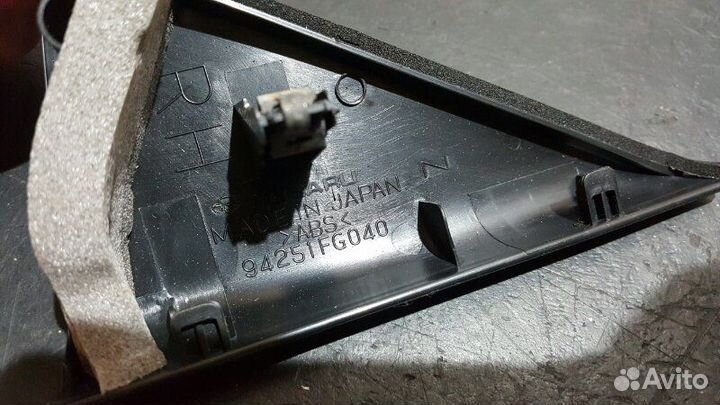 Накладка двери задняя правая Subaru Impreza Wrx