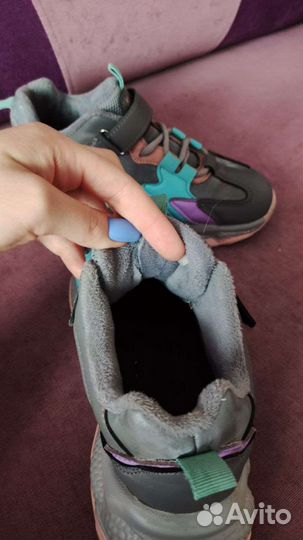 Кроссовки для девочки демисезонные