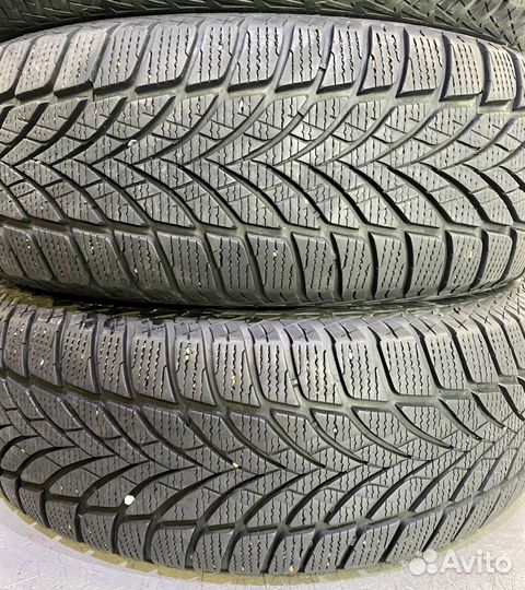 Goodyear Ultra Grip Ice Arctic 2 215/65 R16