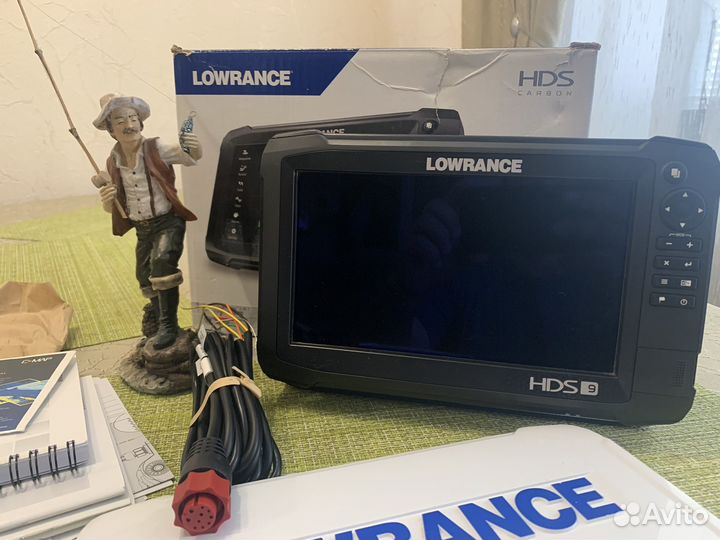 Lowrance HDS-9 Carbon