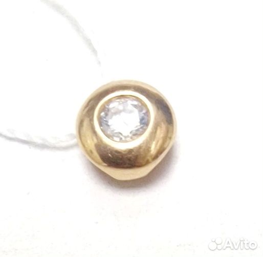 Золотая подвеска с камнем