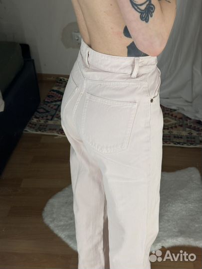 Розовые джинсы