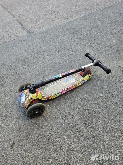 Детский трёхколёсный самокат