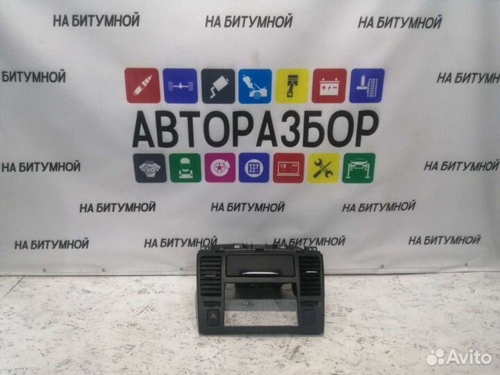 Рамка магнитолы Nissan Tiida C11